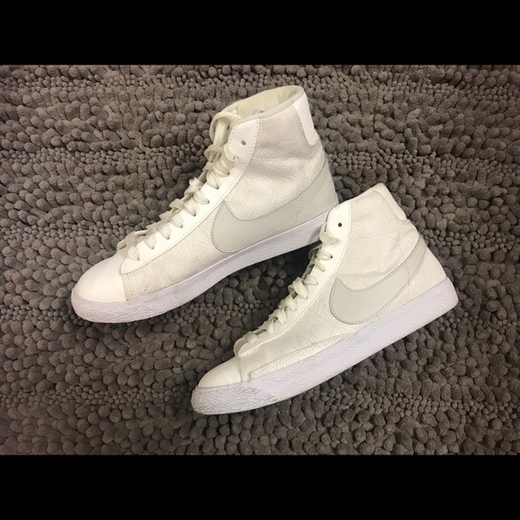 nike sb white bruin hi trainers